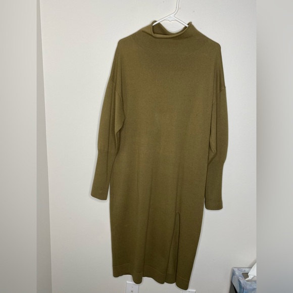 Aritzia Cyprie dress size M olive green - Picture 2 of 3